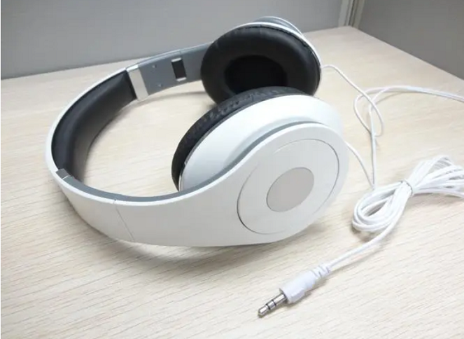 頭戴式耳機 (1).png