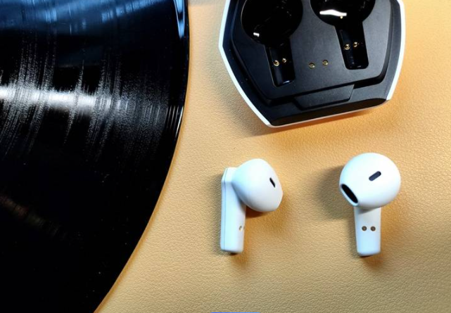 藍(lán)牙耳機(jī) (5).png